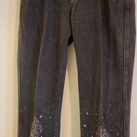 Jeans - Picture 2 of 5